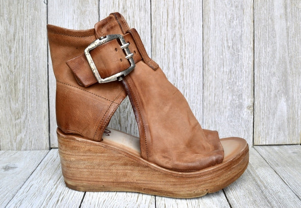 Flat Bottom Ankle Length Wedge boot
